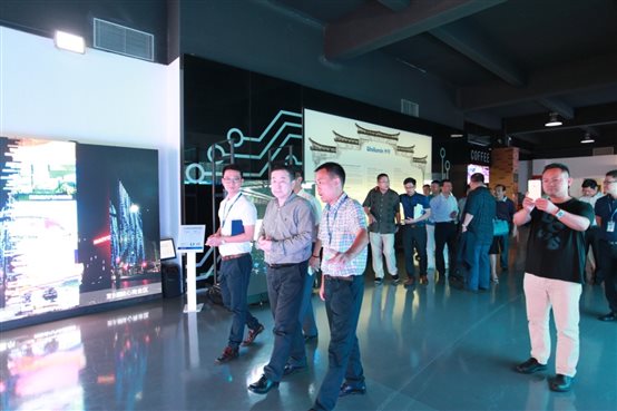 25151718841 IMG_9184.JPG